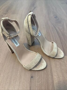 Steve Madden Carrson heels nude tan suede with ankle strap and simple toe strap